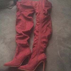Knee high Burgundy size 6 boots